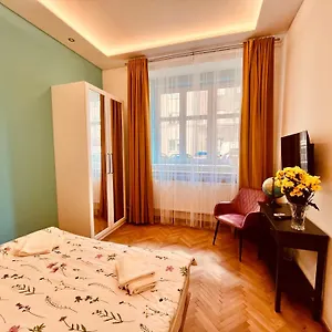  Apartmán Modern Na Hluboke In - Ideal For 4